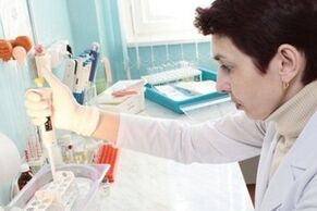 Het is erg belangrijk om prostatitis tijdig te diagnosticeren met behulp van tests, dit zal het herstel versnellen