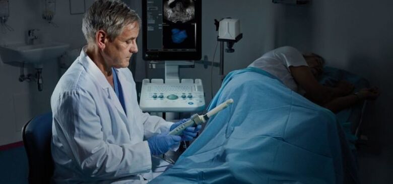 Echografie van de prostaat door het rectum is een informatieve methode voor het diagnosticeren van prostatitis